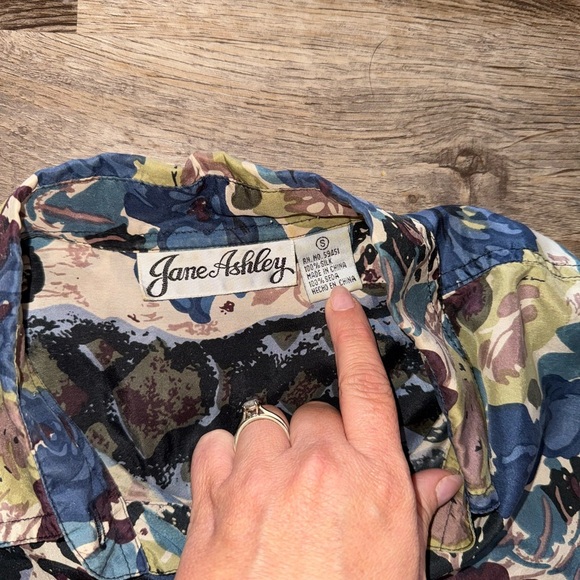VTG Jane Ashley • 100% Silk Button Down Tunic - Picture 7 of 10